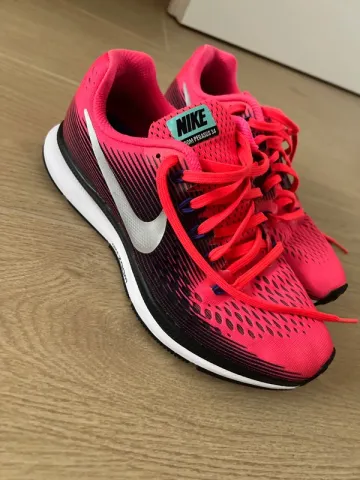 Used Pegasus Zoom 34 Running Shoes