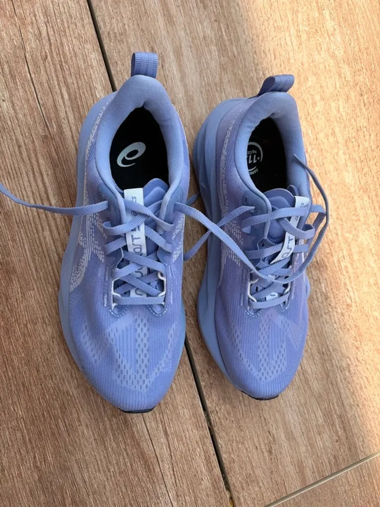 Used Asics Novablast 5 bike — image 3 of 4
