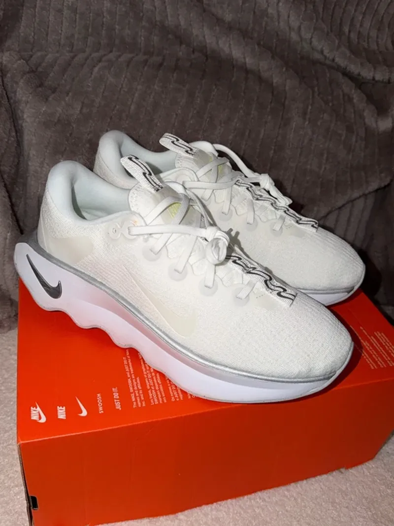 Used Nike Motiva Running Shoes