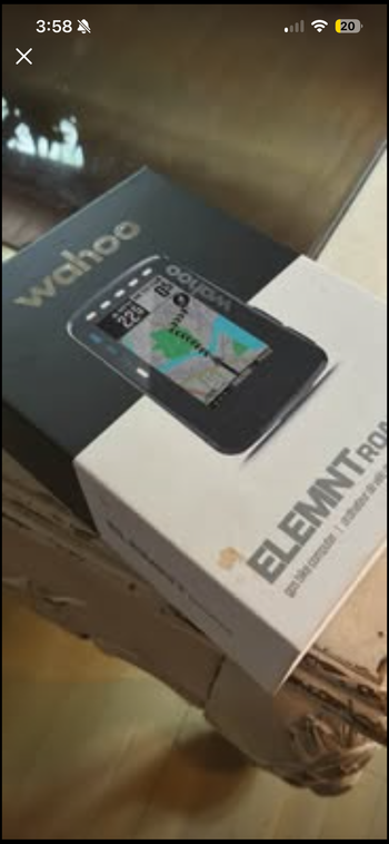 Used Wahoo ELEMNT ROAM v2 Mount bike
