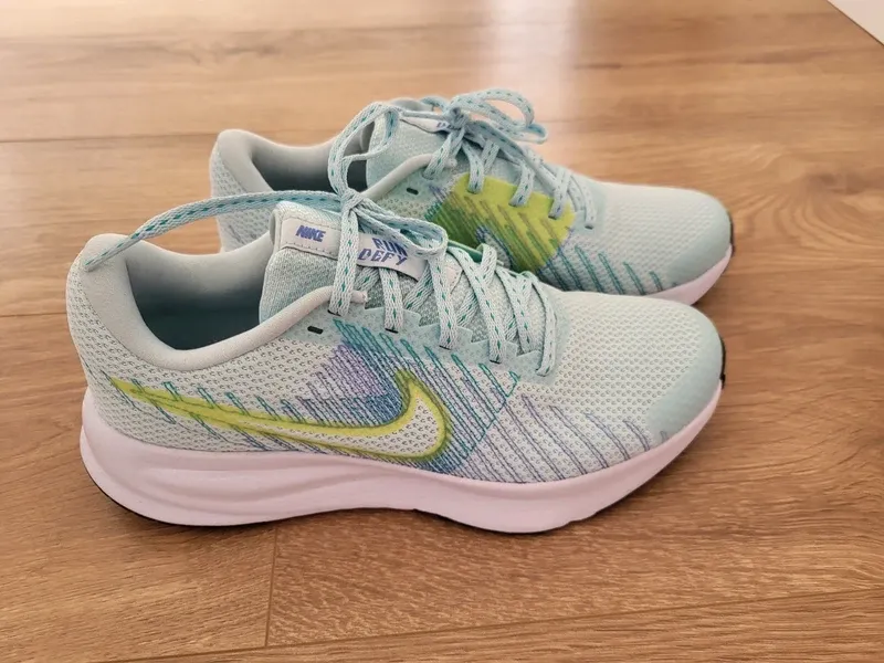 Used Nike Run Defy Running Shoes
