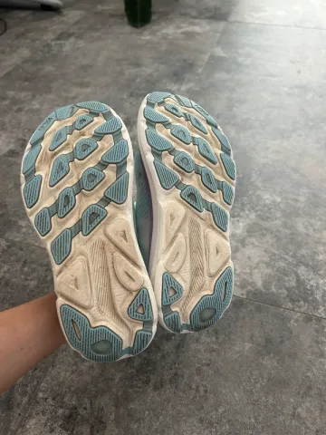 Hoka Clifton 9 bike usato — immagine 8 di 9