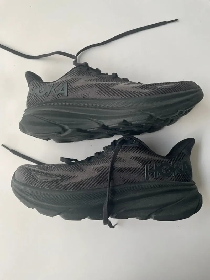 Used Hoka Clifton 9 Running Shoes