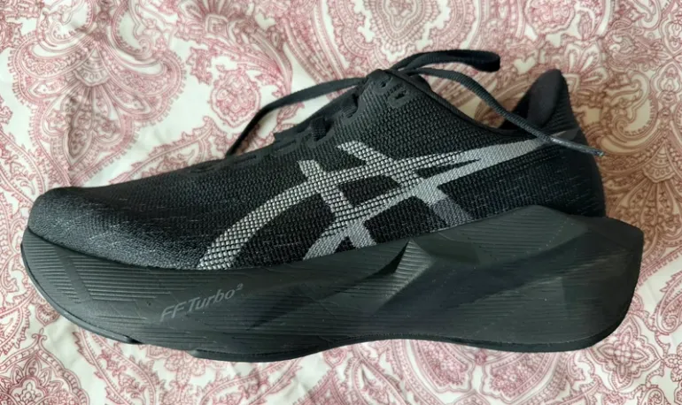 Used Asics Novablast 6 bike — image 3 of 6