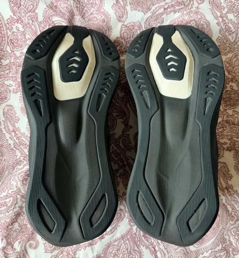 Used Asics Novablast 6 bike — image 4 of 6