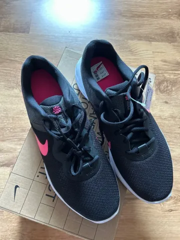 Nike Schuhe bike d'occasion — image 4 sur 4