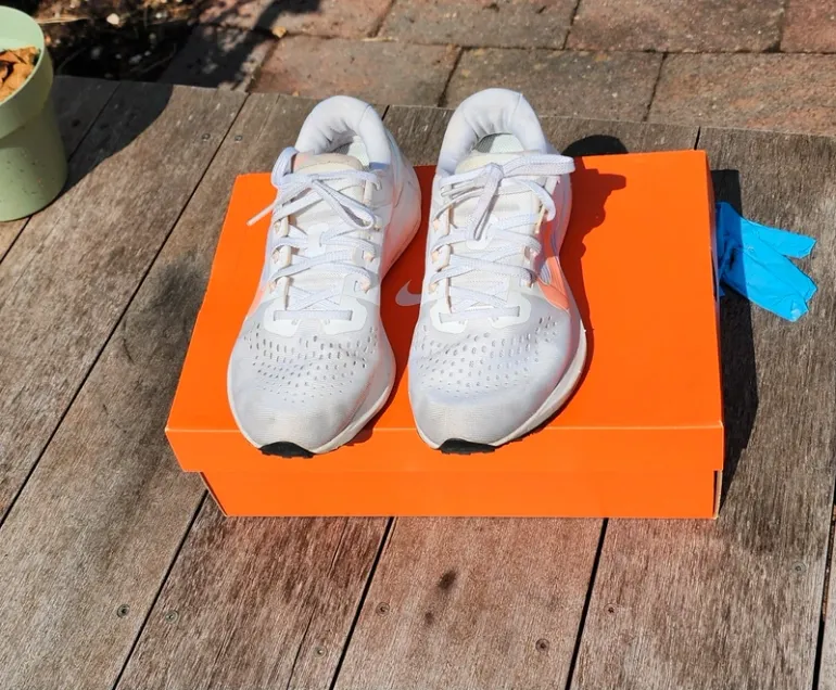 Tweedehands Nike Vomero 15 bike — afbeelding 2 van 5