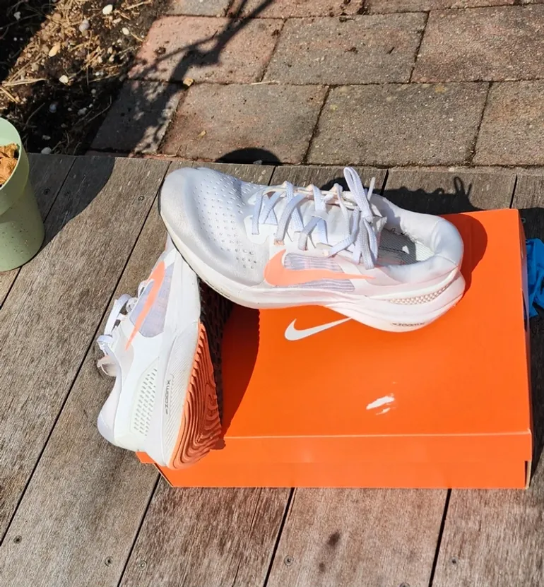 Tweedehands Nike Vomero 15 bike — afbeelding 3 van 5