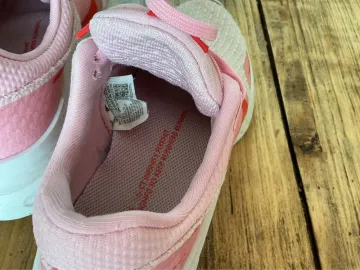 Used Rose Nike Sport Shoes bike — image 4 of 5