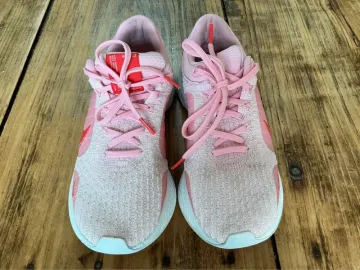 Used Rose Nike Sport Shoes bike — image 1 of 5