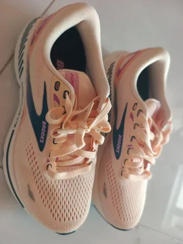 Použité Brooks Adrenaline GTS 23 Running Shoes