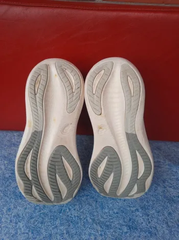 Used Asics Gel-Nimbus 27 bike — image 11 of 15