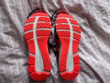 Käytetty Orange Asics Sportschuhe bike — kuva 2 / 3