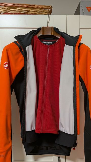 Gebrauchtes Castelli Alpha Ros 2 Jacket 2025 bike — Bild 4 von 8