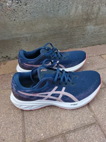 Używany Asics FF Blast bike — zdjęcie 5 z 7