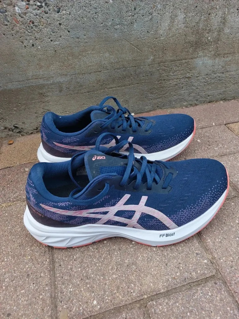 Używany Asics FF Blast bike — zdjęcie 5 z 7