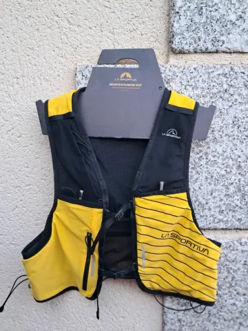 La Sportiva Gilet hydratation 10L Running Accessories usato