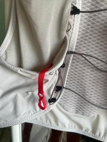 Used Salomon Running Vest L bike — image 5 of 9