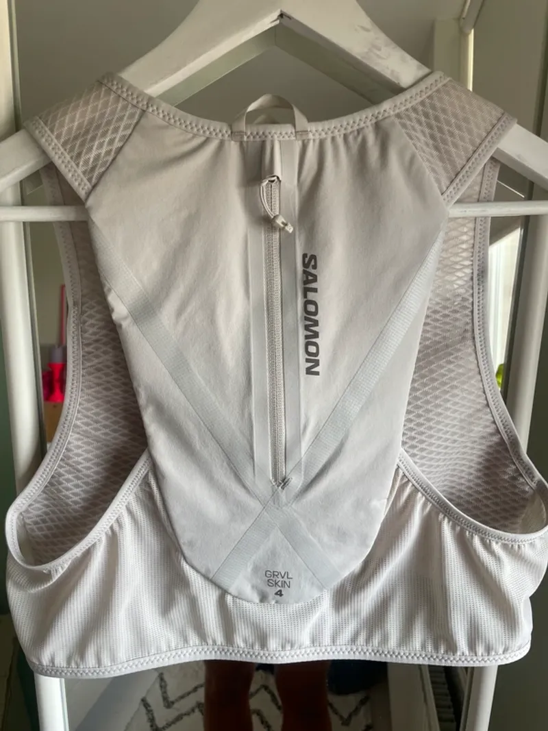 Used Salomon Running Vest L bike — image 6 of 9