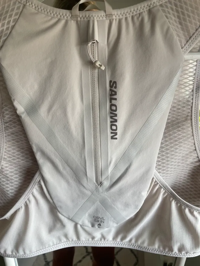 Used Salomon Running Vest L bike — image 7 of 9