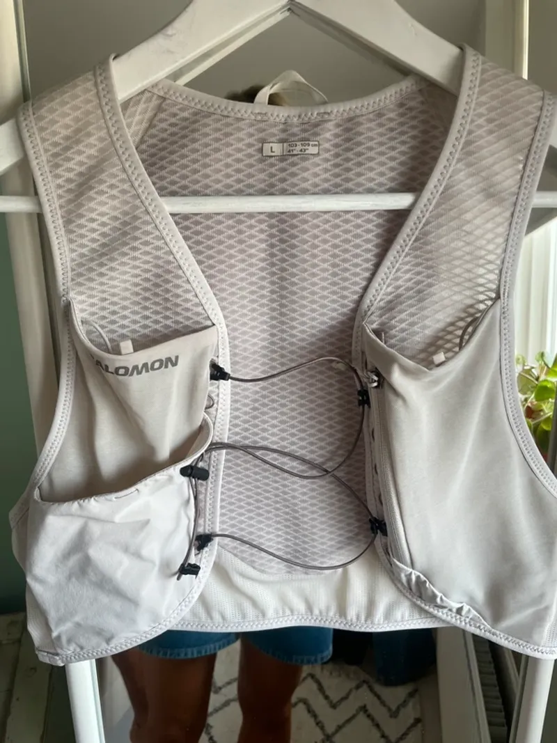 Used Salomon Running Vest L bike — image 1 of 9