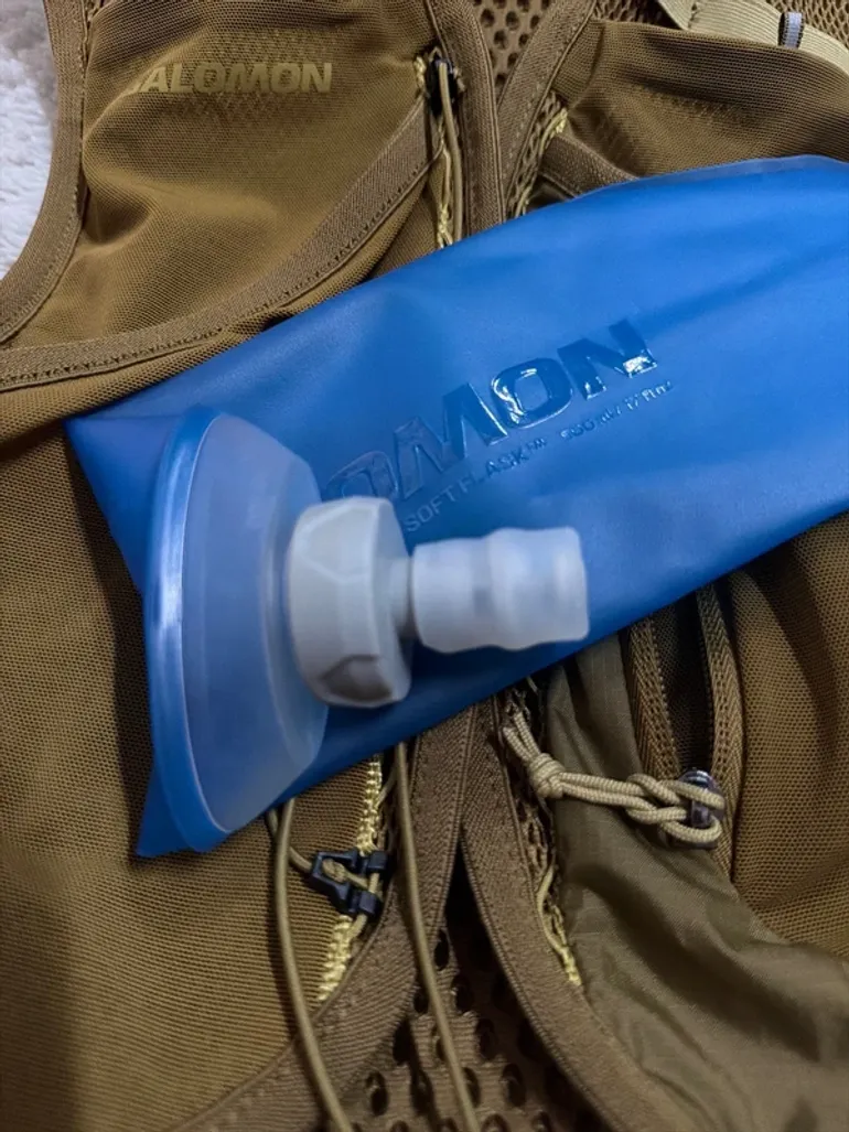 Used Salomon Hydration Vest bike — image 9 of 15