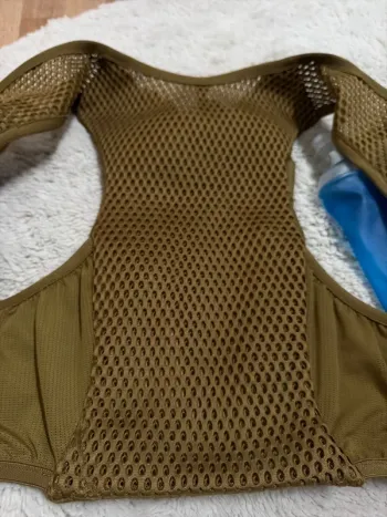 Used Salomon Hydration Vest bike — image 12 of 15