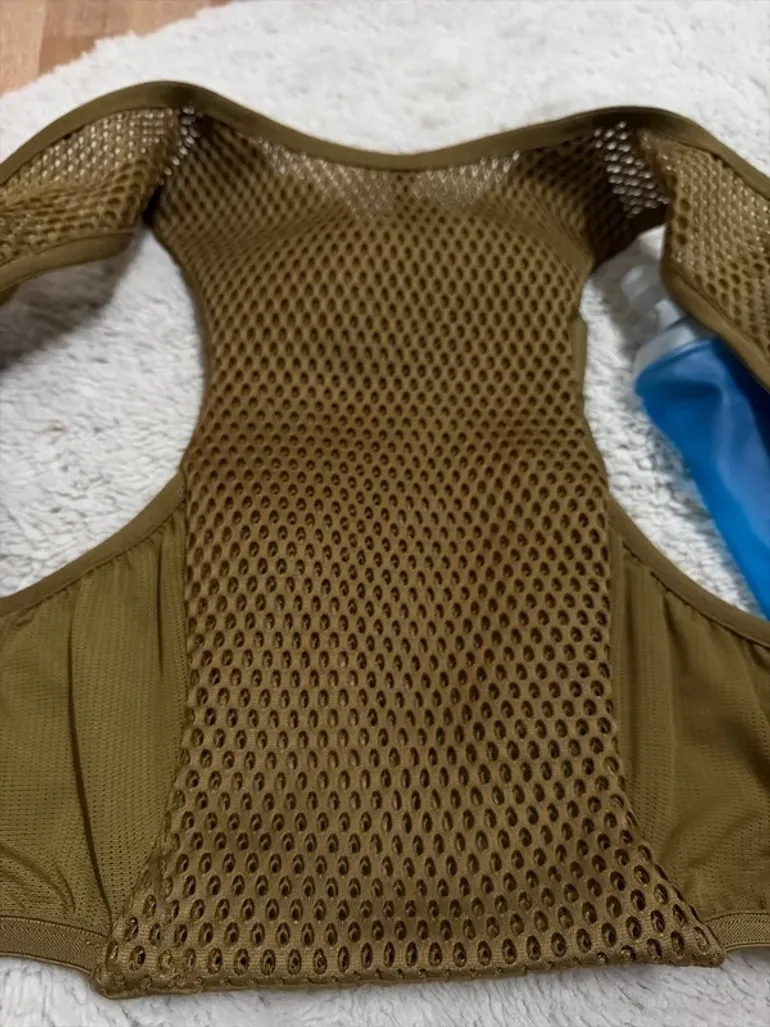 Used Salomon Hydration Vest bike — image 12 of 15