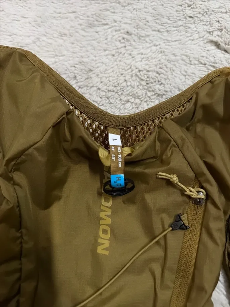 Used Salomon Hydration Vest bike — image 14 of 15