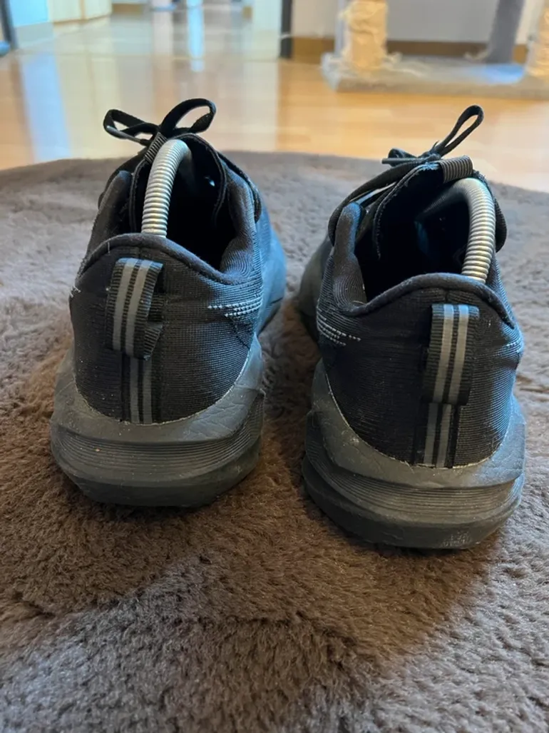 Used Asics Novablast 5 bike — image 11 of 12