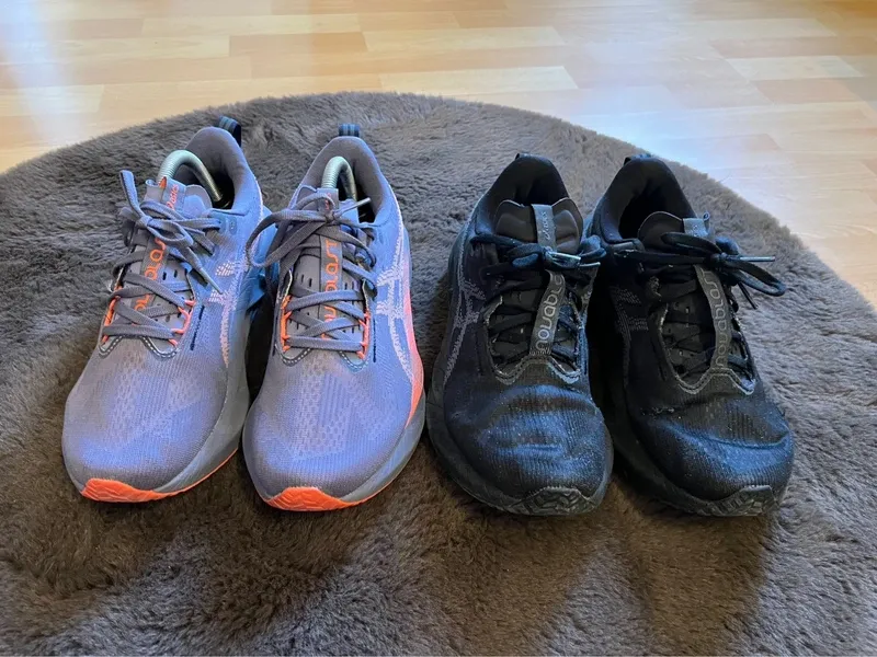 Used Asics Novablast 5 Running Shoes