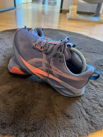 Used Asics Novablast 5 bike — image 5 of 12