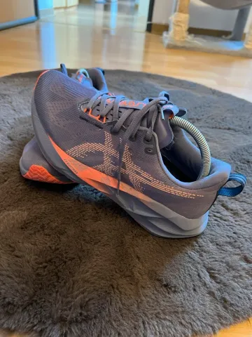 Brugt Asics Novablast 5 bike — billede 5 af 12