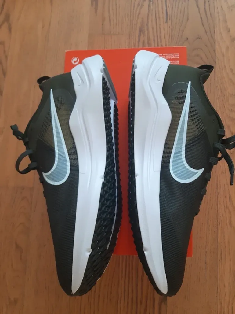 Używany Nike Running Shoes bike — zdjęcie 3 z 5