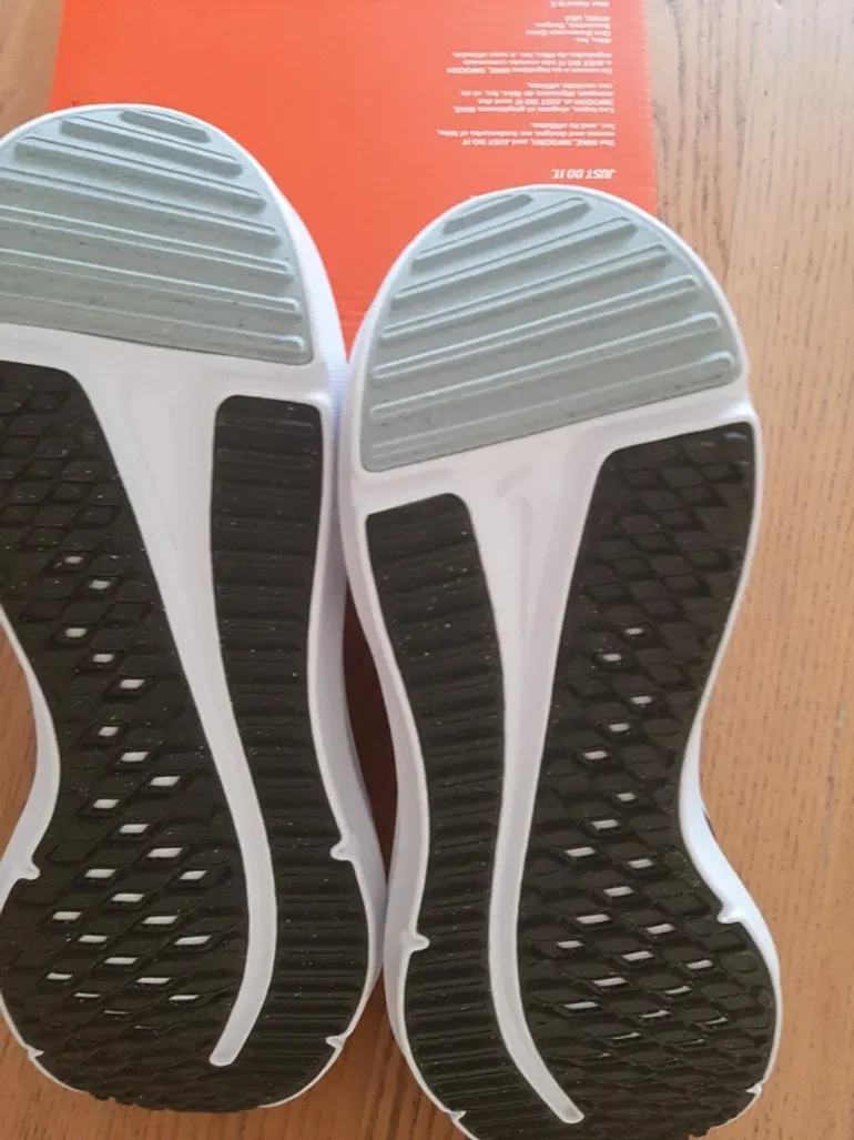 Używany Nike Running Shoes bike — zdjęcie 4 z 5