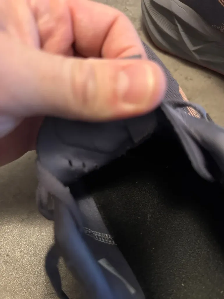 Używany Asics Novablast 5 bike — zdjęcie 3 z 9
