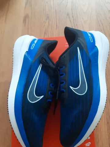 Nike Running Shoes bike usato — immagine 2 di 5