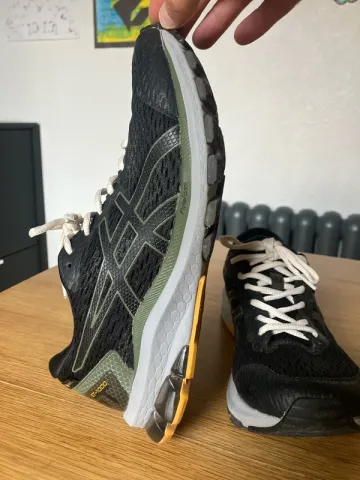 Used Asics GT 1000 bike — image 7 of 8
