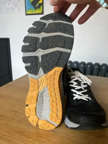 Used Asics GT 1000 bike — image 6 of 8