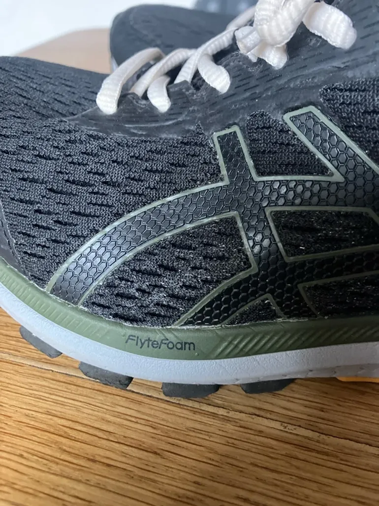 Used Asics GT 1000 bike — image 4 of 8