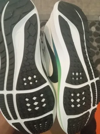 Used Nike Air Zoom Pegasus 40 bike — image 3 of 4