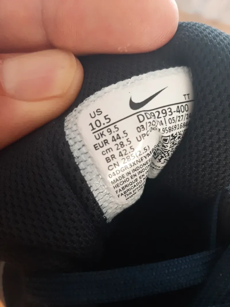 Used Nike Running Shoes bike — image 4 of 5