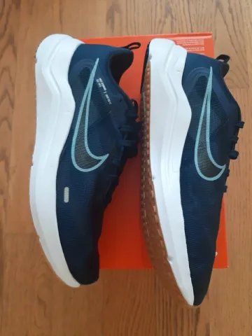 Used Nike Running Shoes bike — image 3 of 5