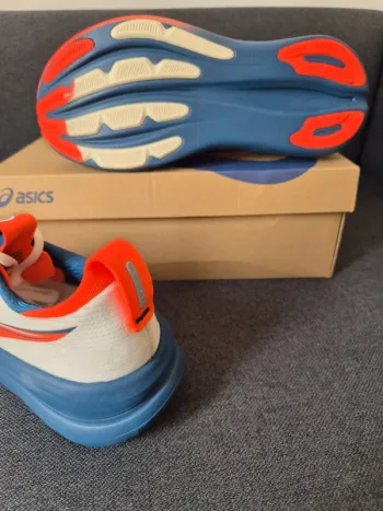 Tweedehands Asics Gel-Nimbus 28 bike — afbeelding 7 van 10