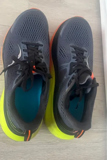 Used Saucony Guide 16 bike — image 2 of 3