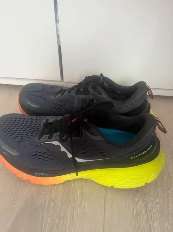 Used Saucony Guide 16 bike — image 1 of 3