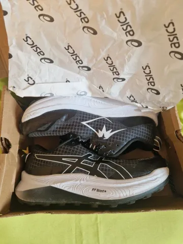 Used Asics Trailrunning Shoes bike — image 4 of 5
