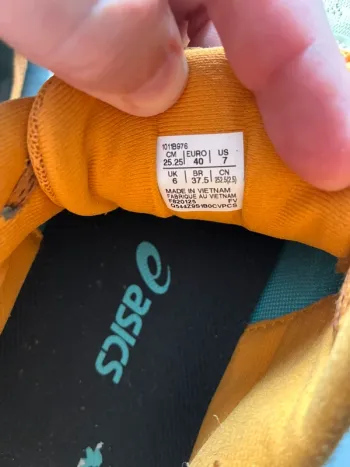 Used Asics Trabuco Max 4 bike — image 5 of 5