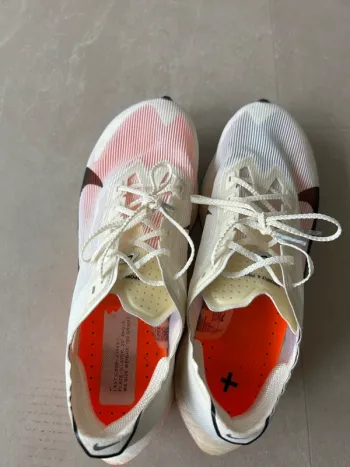 Używany Nike Vaporfly 4 bike — zdjęcie 4 z 5