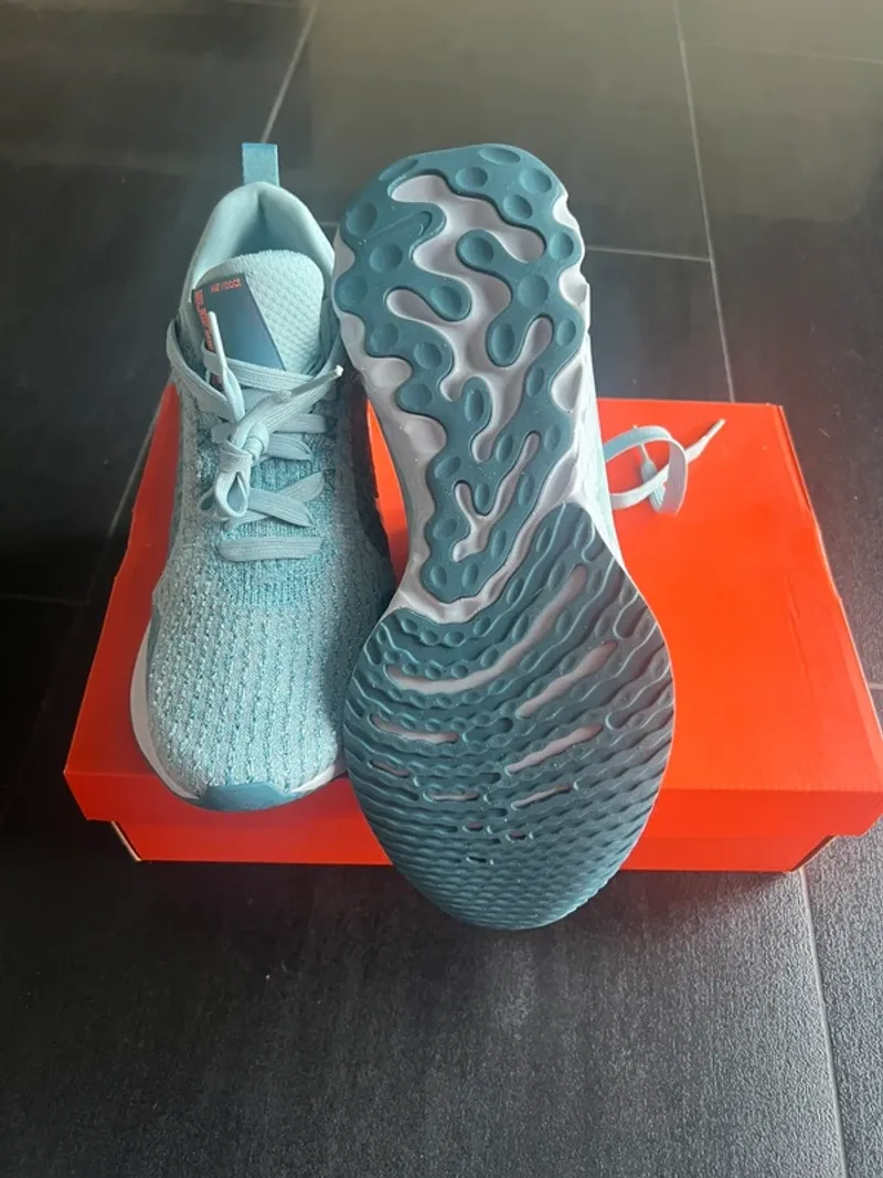 Used Nike react infinity run fk 3 Running Shoes